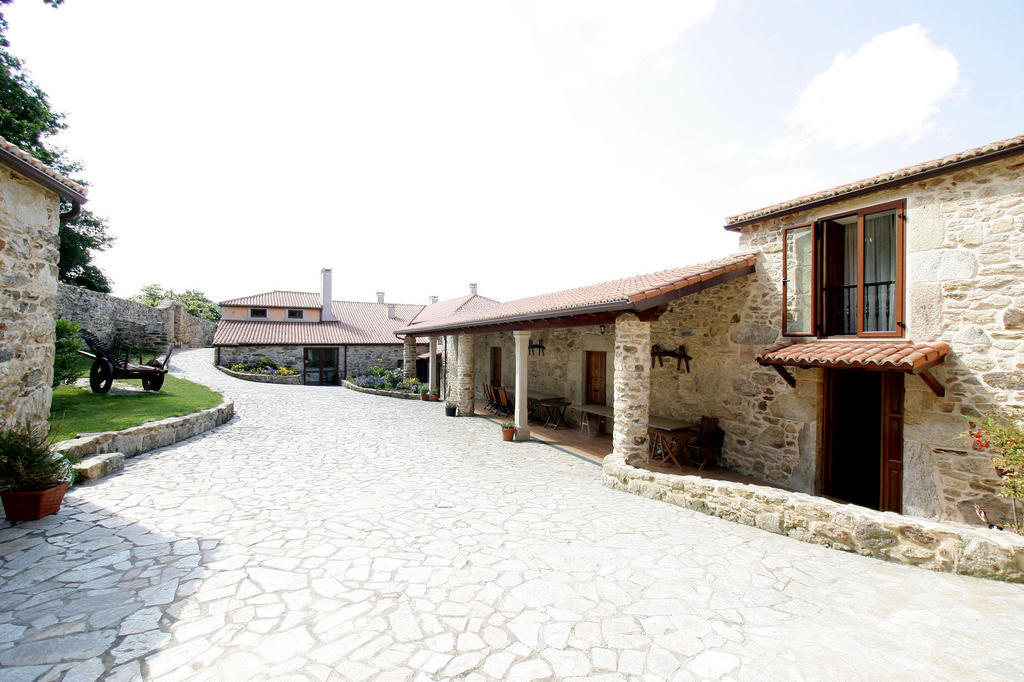 Casa Da Botica A Estrada Pansiyon Os Casares Dış mekan fotoğraf